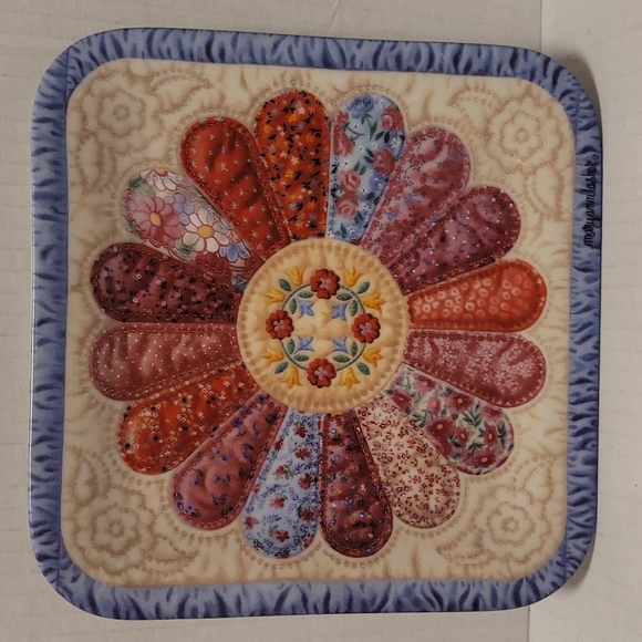 Gorgeous Vintage The Dresden Plate from The Bradford Exchange 1994